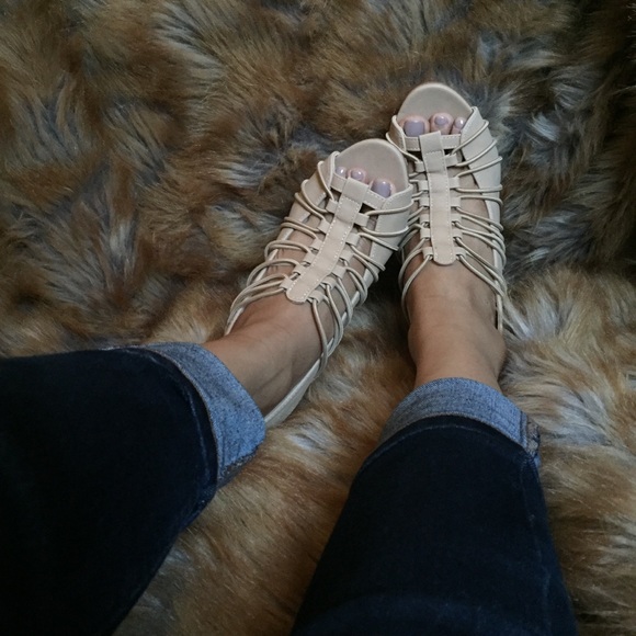 ❌CLEARANCE Natural peep toe sling back block heel - Picture 5 of 7